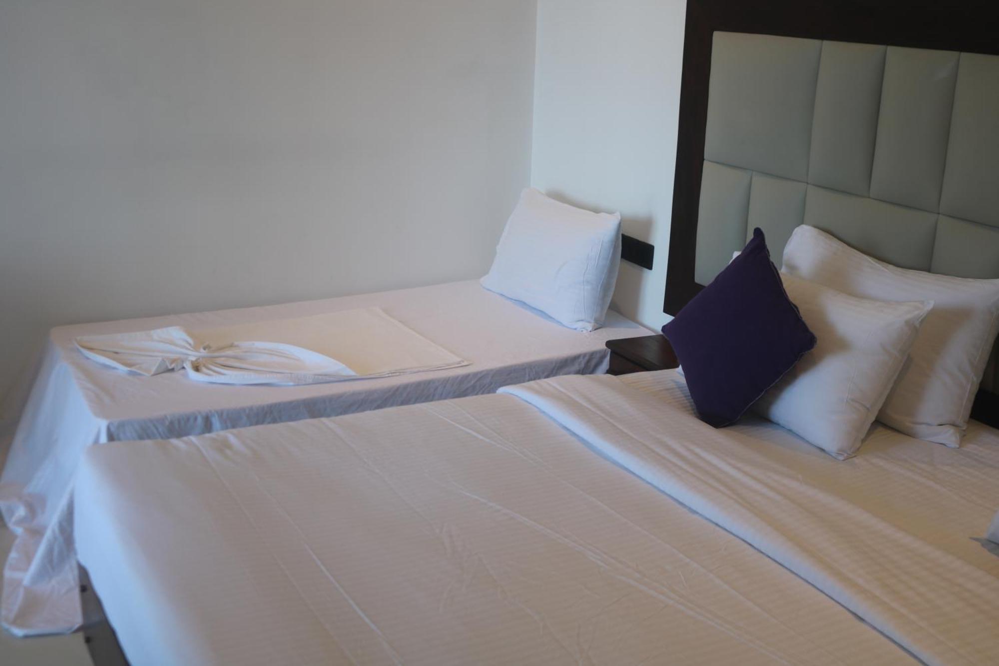 Mzion Hotel Уелигама Екстериор снимка