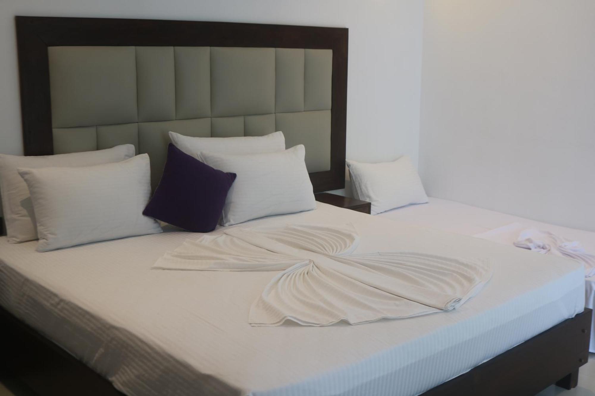 Mzion Hotel Уелигама Екстериор снимка